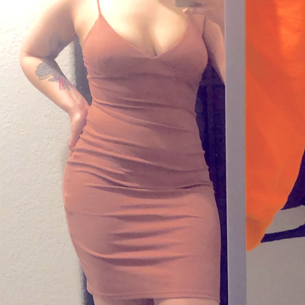 Knee-length dress 👗♥️